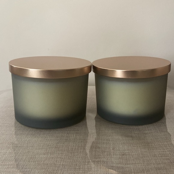 Lot of 2 SAND AND FOG 12 oz. Screenprint Teakwood Candle - Picture 2 of 10